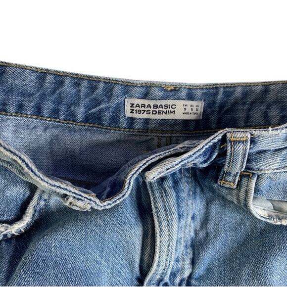 Zara Basic Z1975 Blue Denim Mini Skirt Women's Small Floral Embroidered Raw Hem - Picture 3 of 7